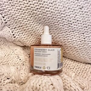 Truly Strawberry Glaze Glow body Serum